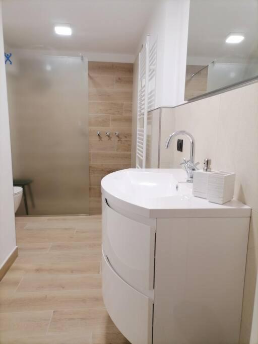 Molo 7 - Antesitum - Classic, Modern And Cozy Malgrate Exterior foto